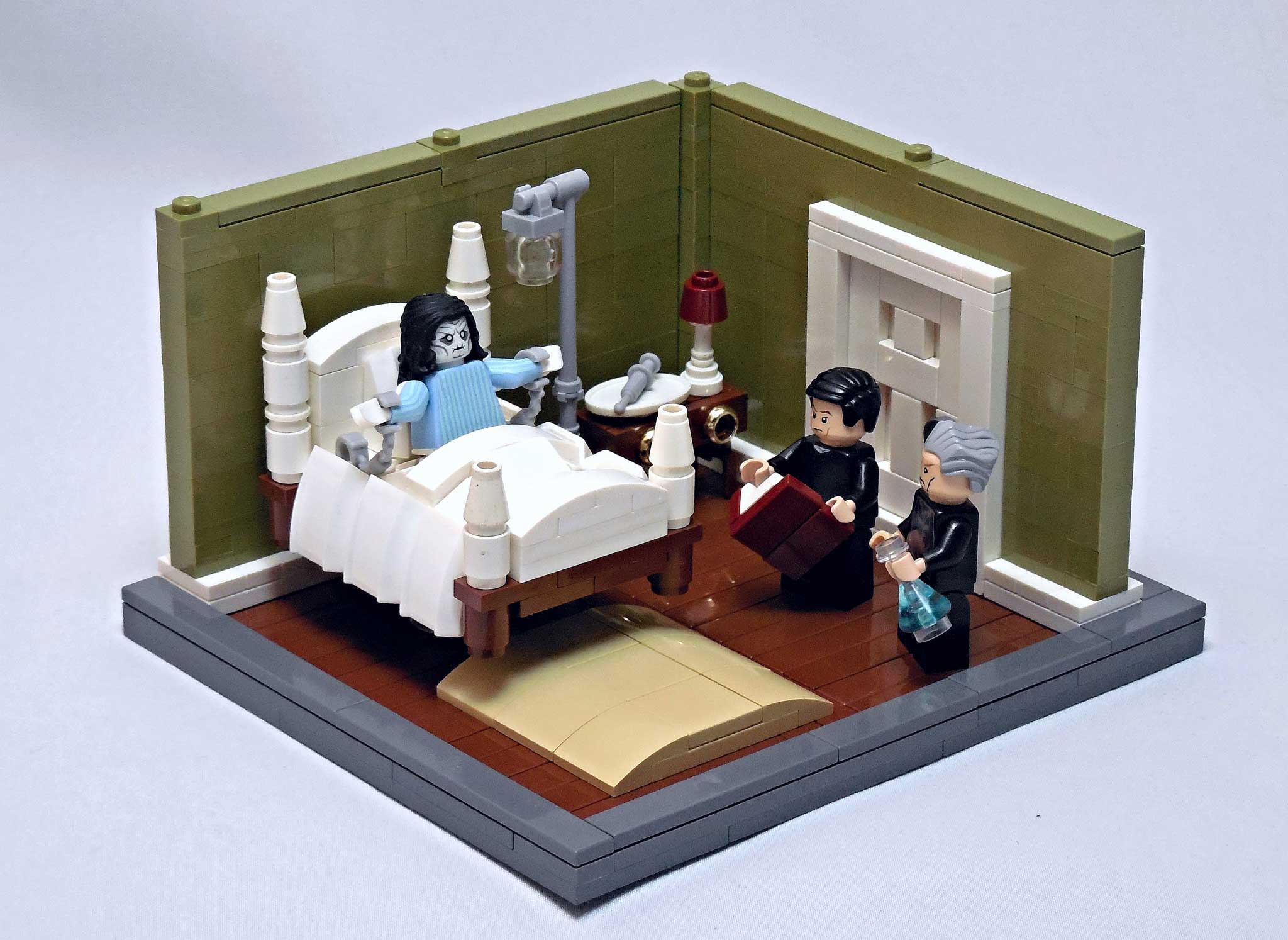 LEGO Builder Recreates Iconic Horror Scenes in the Form of LEGO 