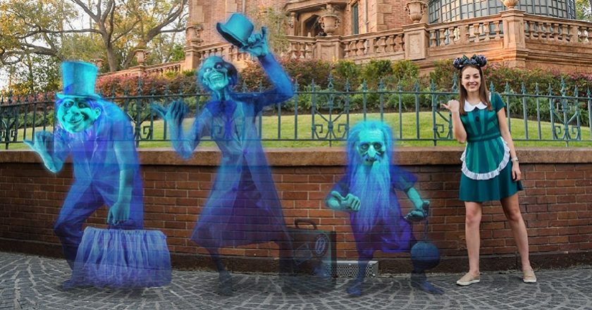 Haunted Mansion Hitchhiking Ghosts Photo Opp