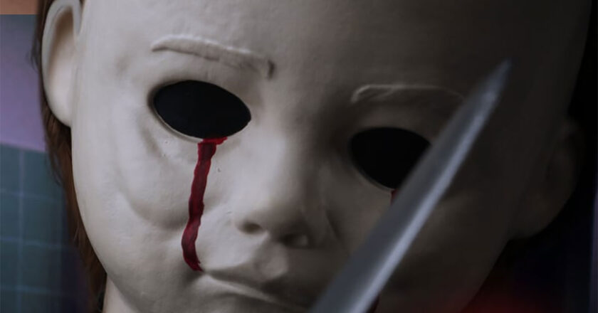 Closeup of the face of Mezco Toyz's LDD PRESENTS Halloween II (1981): Michael Myers